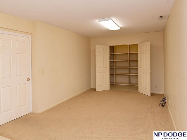 1032 S 112th Plaza, Omaha, NE 68154