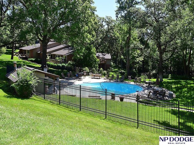 1032 S 112th Plaza, Omaha, NE 68154