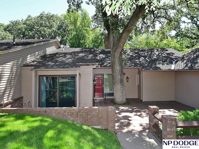 1032 S 112th Plaza, Omaha, NE 68154