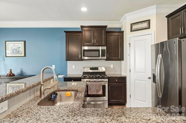 204 Kingston Drive, Mount Holly, NC 28120