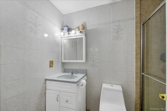 2066 Cicero Avenue, Bronx, NY 10473