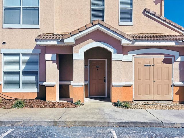 18013 VILLA CREEK DRIVE, Tampa, FL 33647