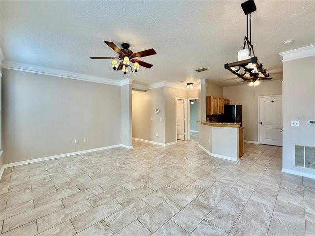 18013 VILLA CREEK DRIVE, Tampa, FL 33647