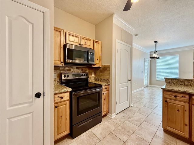 18013 VILLA CREEK DRIVE, Tampa, FL 33647