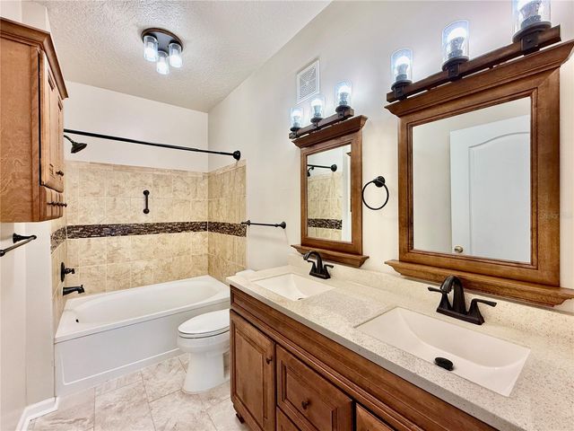 18013 VILLA CREEK DRIVE, Tampa, FL 33647