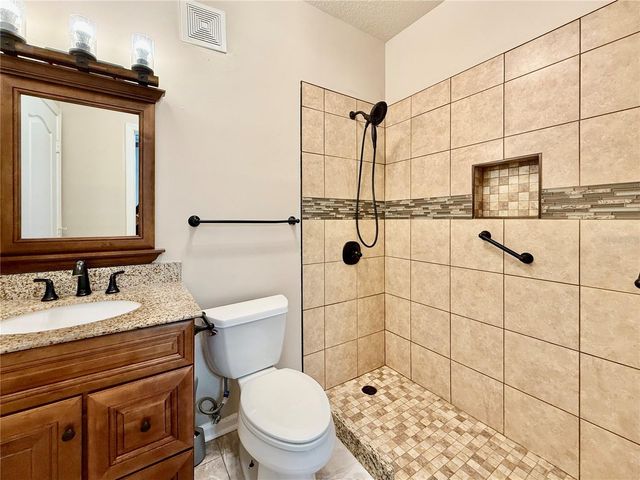 18013 VILLA CREEK DRIVE, Tampa, FL 33647