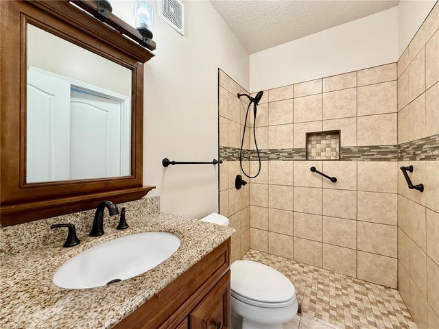 18013 VILLA CREEK DRIVE, Tampa, FL 33647