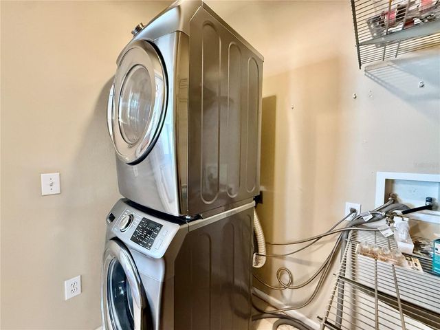 18013 VILLA CREEK DRIVE, Tampa, FL 33647