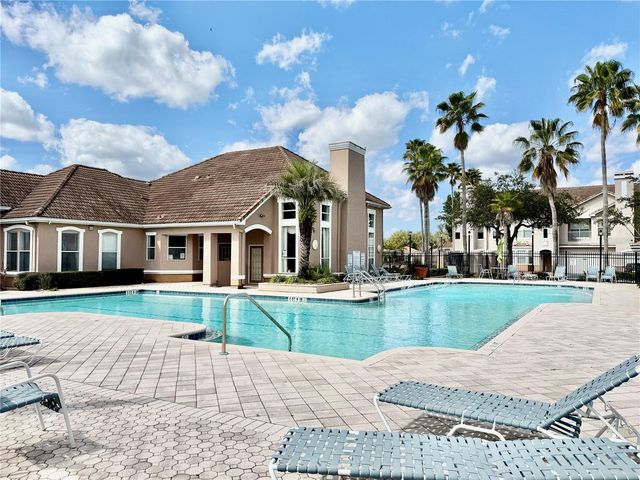 18013 VILLA CREEK DRIVE, Tampa, FL 33647