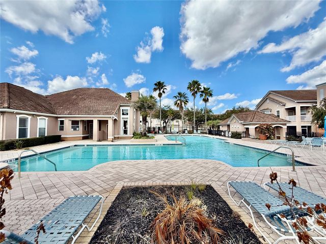 18013 VILLA CREEK DRIVE, Tampa, FL 33647