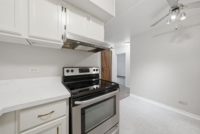 7505 175th Street 124, Tinley Park, IL 60477