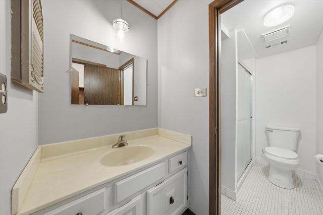 7505 175th Street 124, Tinley Park, IL 60477