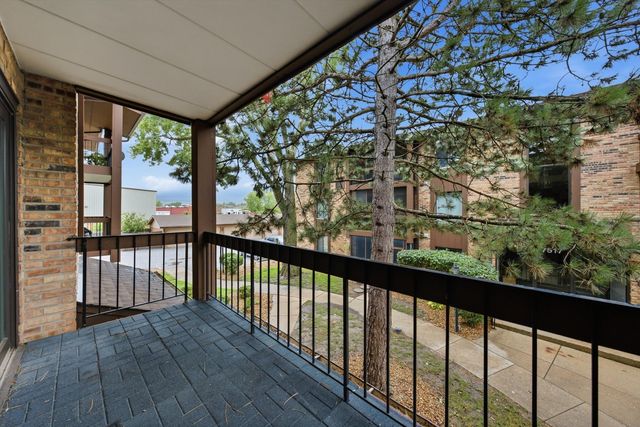 7505 175th Street 124, Tinley Park, IL 60477