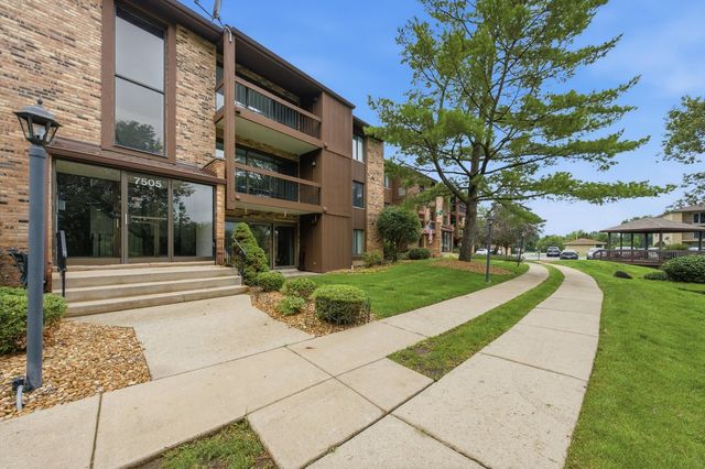 7505 175th Street 124, Tinley Park, IL 60477