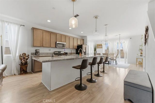17019 Red tail, Fontana, CA 92336