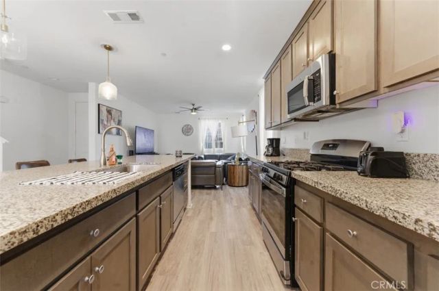 17019 Red tail, Fontana, CA 92336