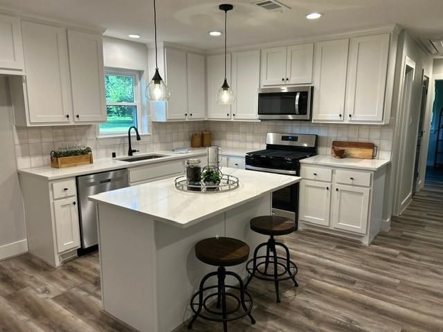 701 Cannan Drive, Angleton, TX 77515