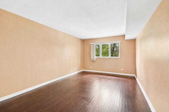 9619 Kedvale Avenue 301, Oak Lawn, IL 60453