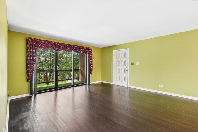 9619 Kedvale Avenue 301, Oak Lawn, IL 60453