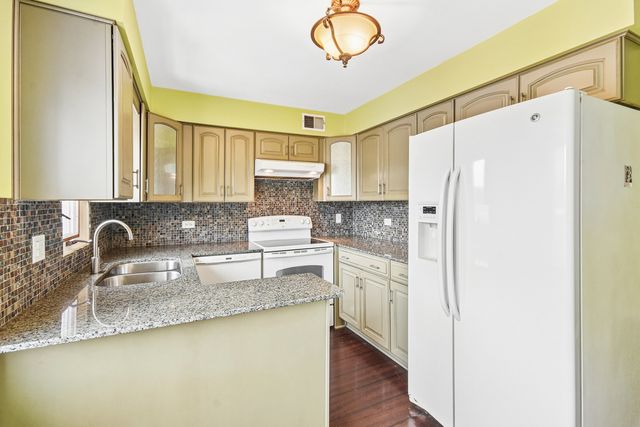 9619 Kedvale Avenue 301, Oak Lawn, IL 60453