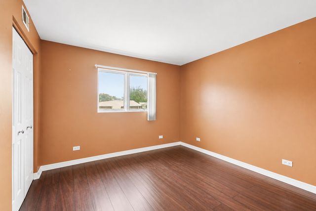 9619 Kedvale Avenue 301, Oak Lawn, IL 60453