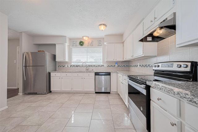 17114 Quail Glen Drive, Houston, TX 77489