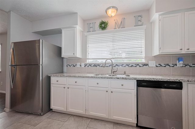 17114 Quail Glen Drive, Houston, TX 77489
