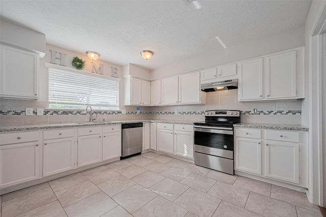 17114 Quail Glen Drive, Houston, TX 77489