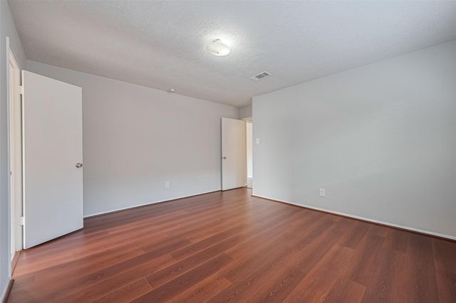 17114 Quail Glen Drive, Houston, TX 77489