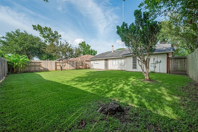 17114 Quail Glen Drive, Houston, TX 77489