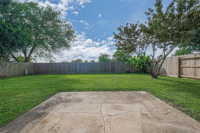 17114 Quail Glen Drive, Houston, TX 77489