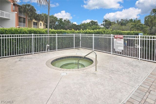 6400 Aragon WAY 108, Fort Myers, FL 33966