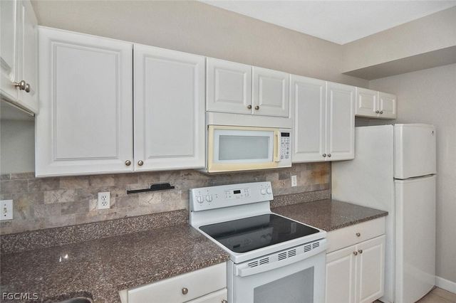 6400 Aragon WAY 108, Fort Myers, FL 33966