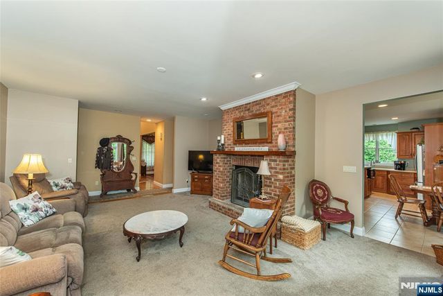 37 Thomas, Wayne, NJ 07470