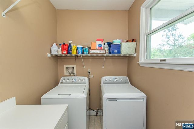 37 Thomas, Wayne, NJ 07470