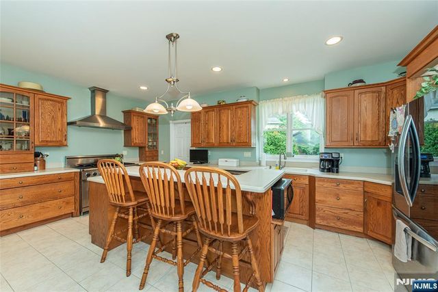 37 Thomas, Wayne, NJ 07470