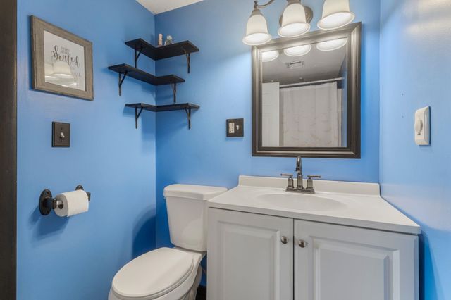 322 Long Shores Drive, Barrington, NH 03825