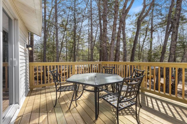 322 Long Shores Drive, Barrington, NH 03825