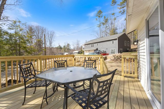 322 Long Shores Drive, Barrington, NH 03825