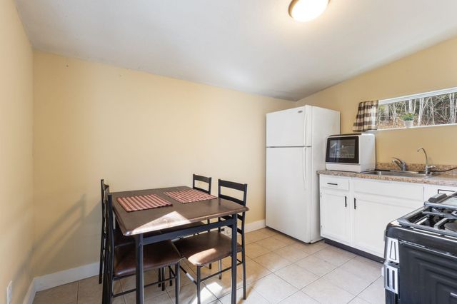 322 Long Shores Drive, Barrington, NH 03825