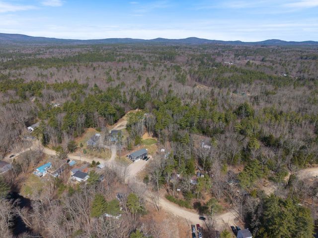 322 Long Shores Drive, Barrington, NH 03825