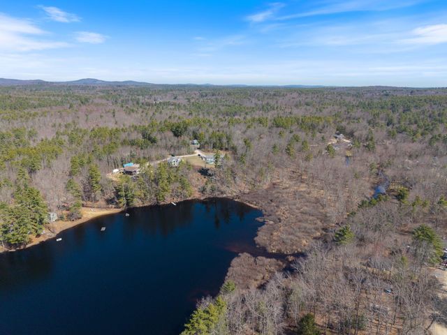 322 Long Shores Drive, Barrington, NH 03825