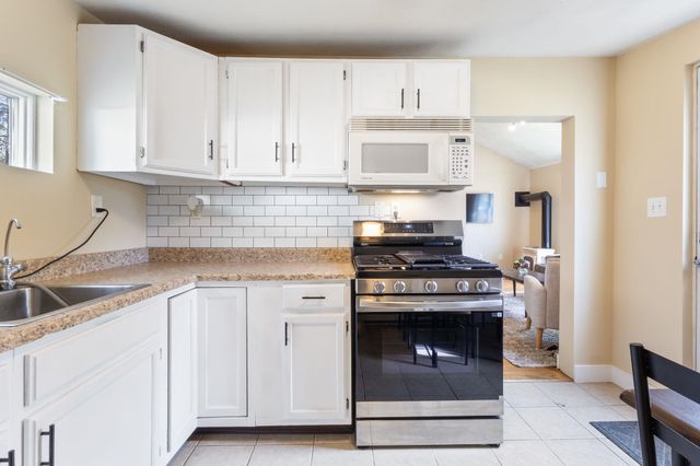 322 Long Shores Drive, Barrington, NH 03825