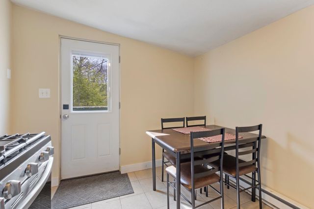 322 Long Shores Drive, Barrington, NH 03825