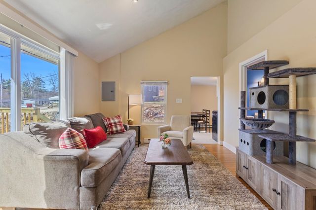 322 Long Shores Drive, Barrington, NH 03825