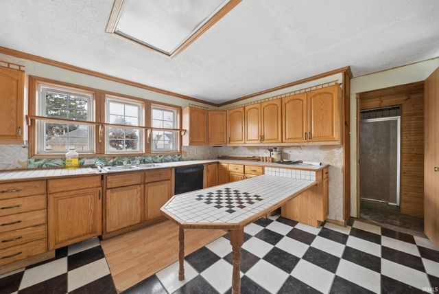 653 N Gentry Street, Frankfort, IN 46041