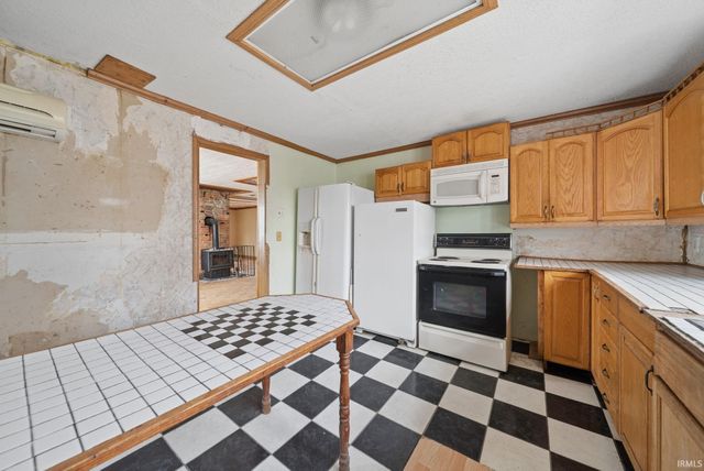 653 N Gentry Street, Frankfort, IN 46041