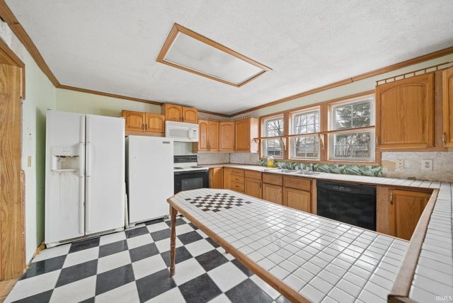 653 N Gentry Street, Frankfort, IN 46041