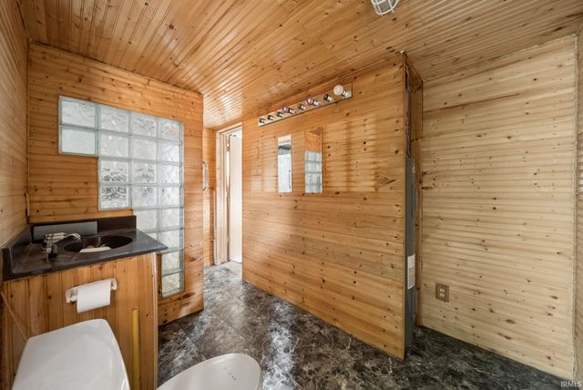 653 N Gentry Street, Frankfort, IN 46041