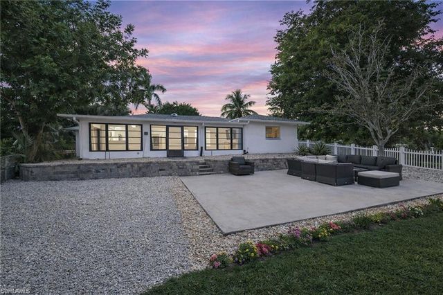 3461 Lakeview DR, Naples, FL 34112